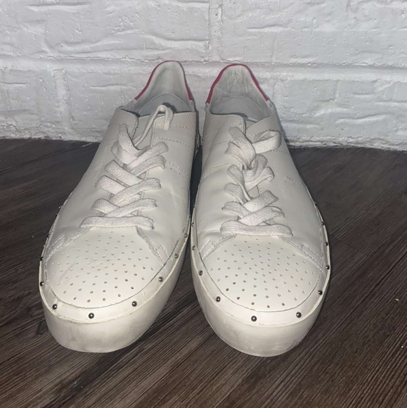 Shoes - Picture 2 of 3